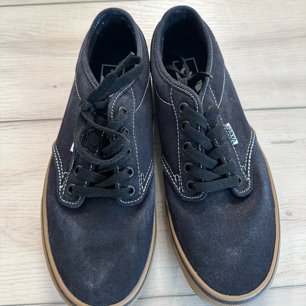 Men’s Black Vans (Size 8.5)